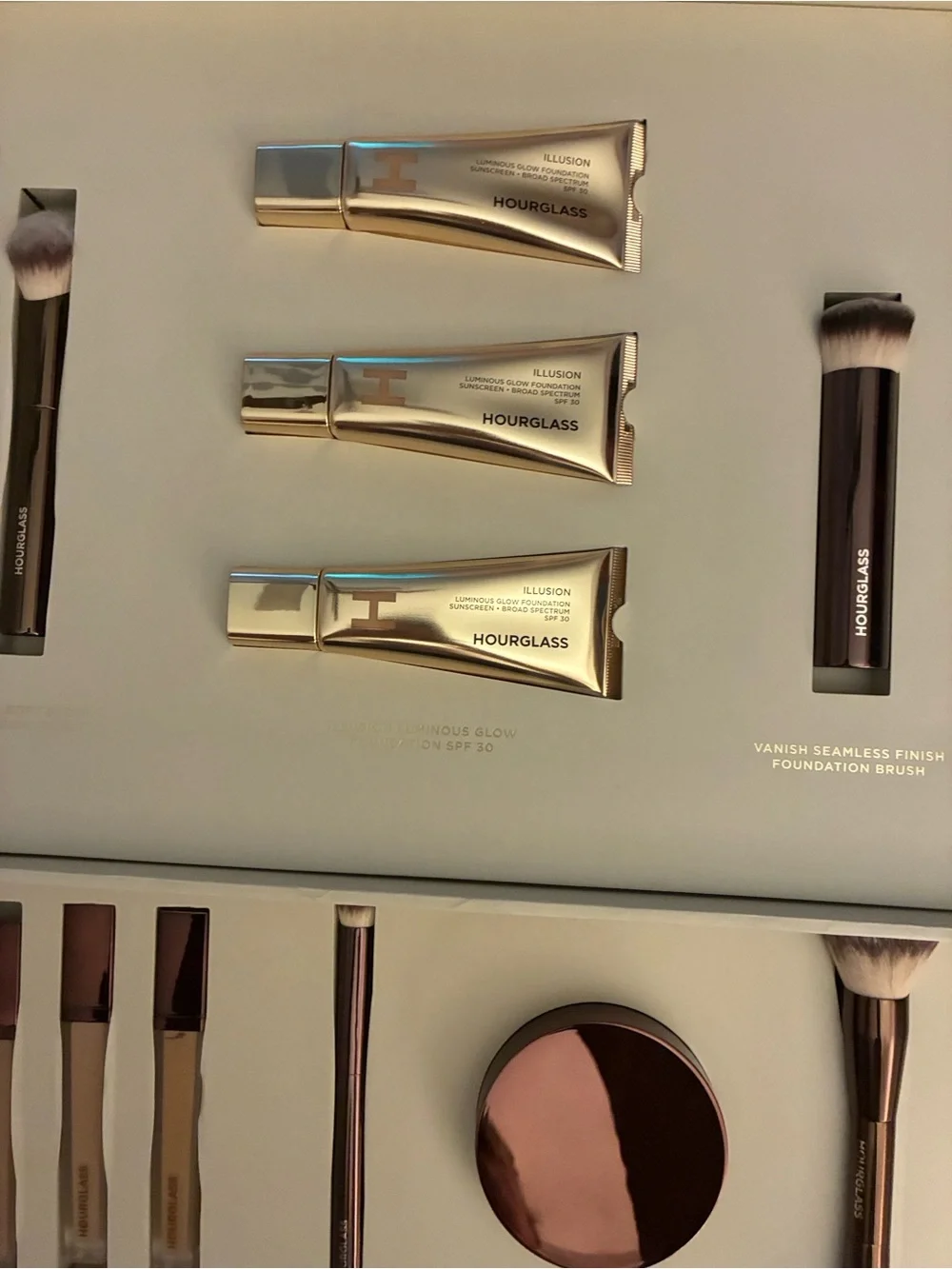 Hourglass Illusion Luminous Glow Foundation - Warm Beige Tone color#12